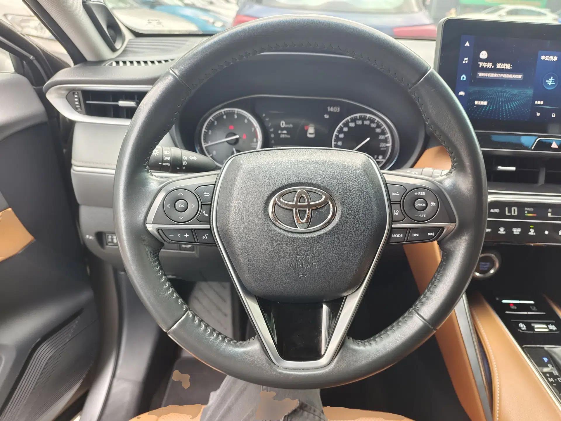 Toyota Venza 2022 2.0L CVT Two-Wheel Drive Prestige Edition — миниатюра 11