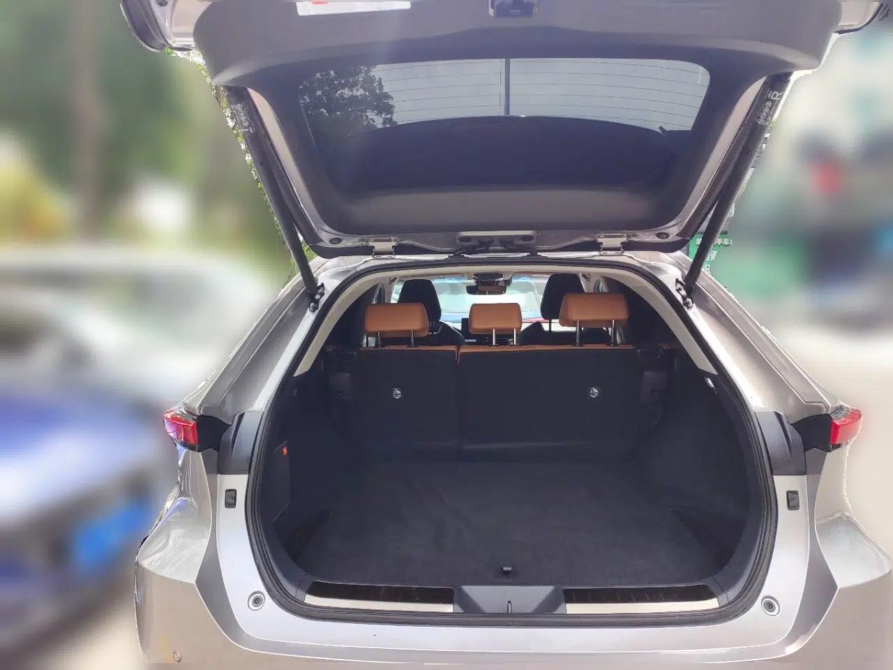 Toyota Venza 2022 2.0L CVT Two-Wheel Drive Prestige Edition — миниатюра 20