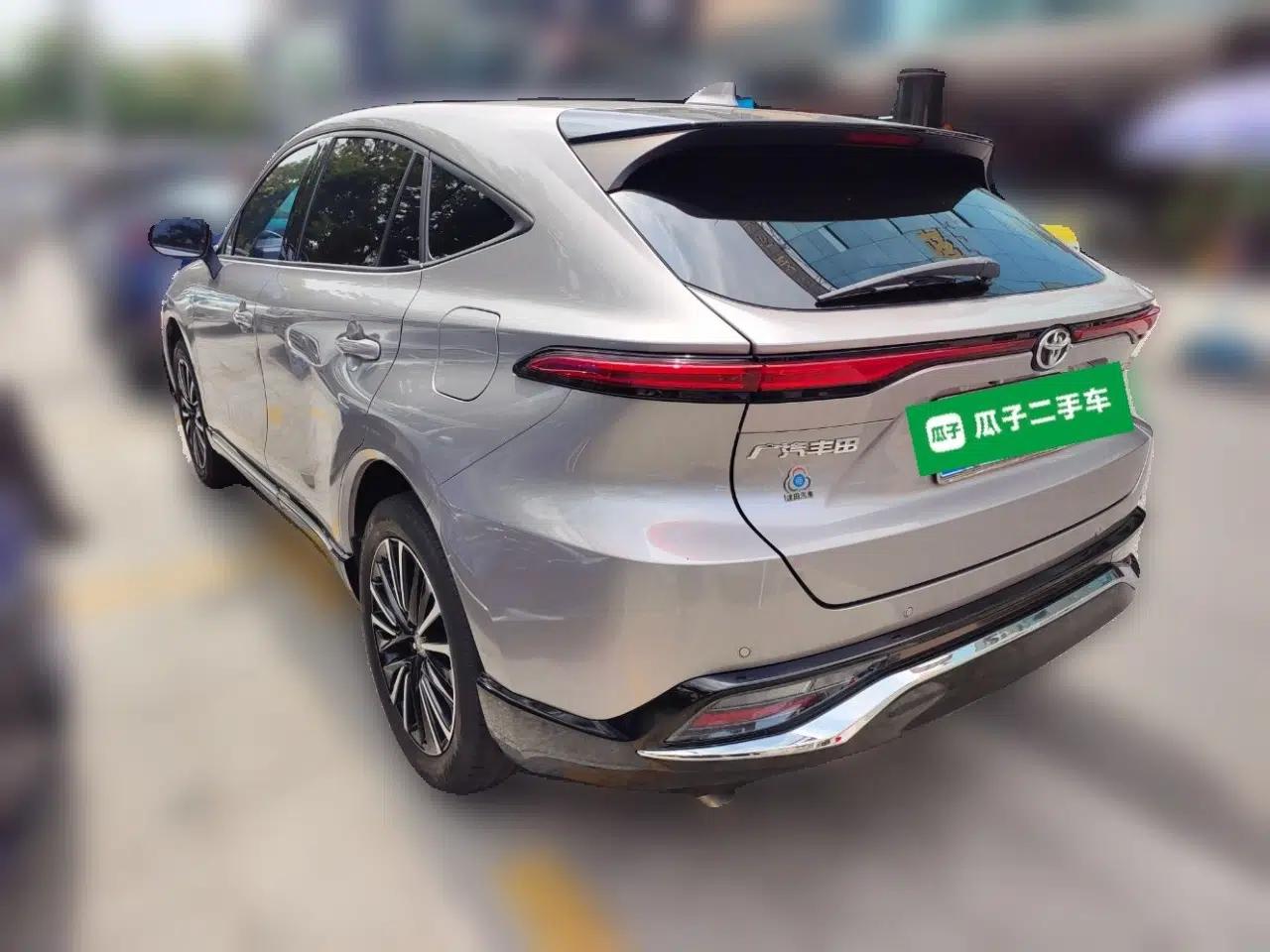Toyota Venza 2022 2.0L CVT Two-Wheel Drive Prestige Edition — миниатюра 4