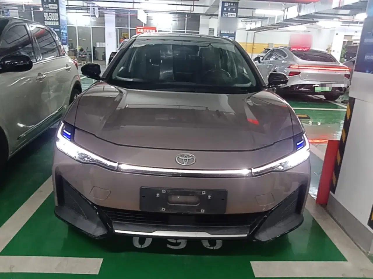Toyota bZ3 2023 616 km Long-Range Premium — миниатюра 2