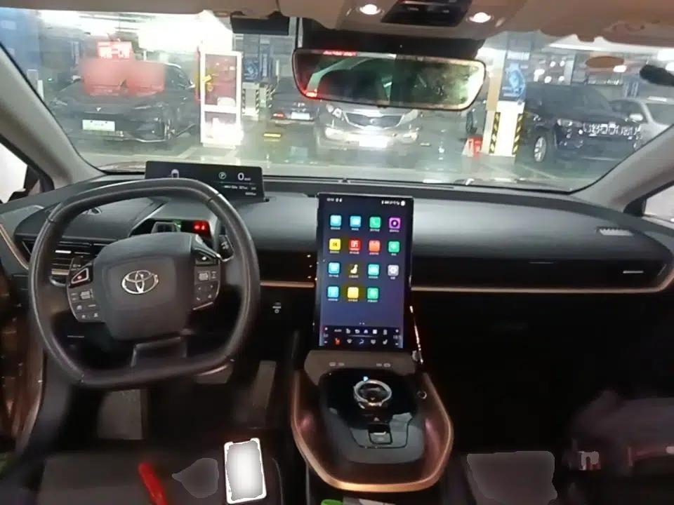 Toyota bZ3 2023 616 km Long-Range Premium — миниатюра 12