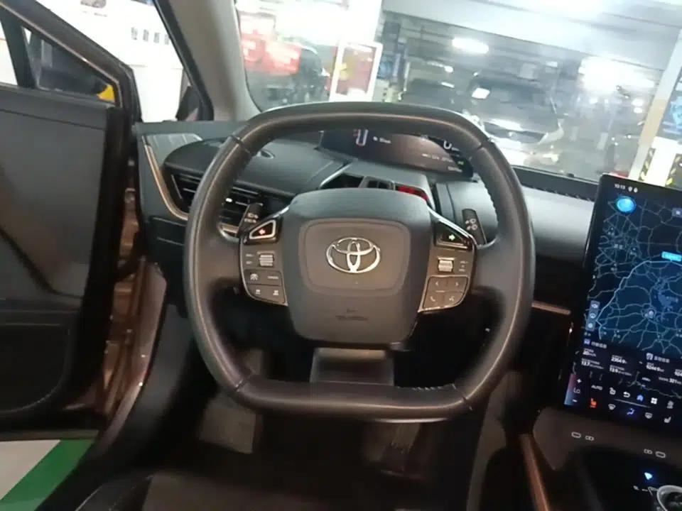 Toyota bZ3 2023 616 km Long-Range Premium — миниатюра 13