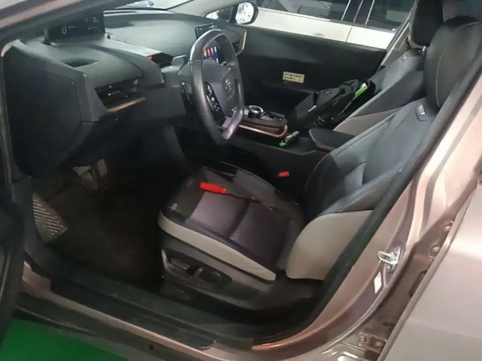 Toyota bZ3 2023 616 km Long-Range Premium — миниатюра 17