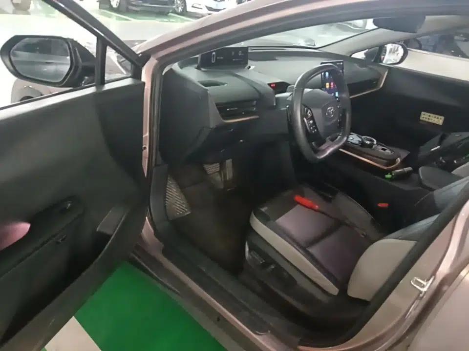Toyota bZ3 2023 616 km Long-Range Premium — миниатюра 18