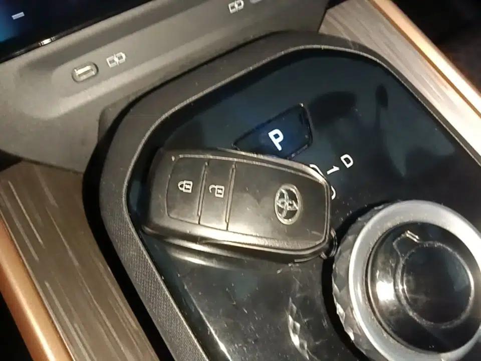 Toyota bZ3 2023 616 km Long-Range Premium — миниатюра 22