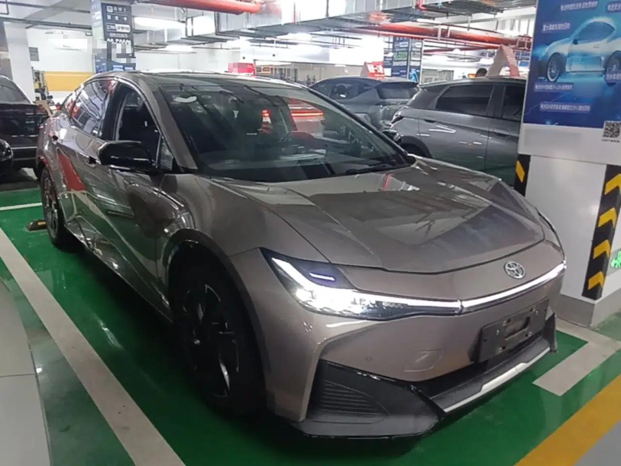 Toyota bZ3 2023 616 km Long-Range Premium — миниатюра 6