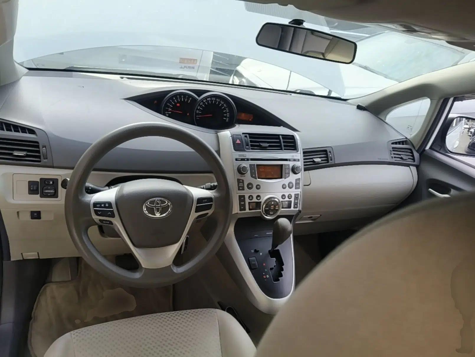 Toyota Verso 2014 Starlight 180G CVT Comfort Edition — миниатюра 13