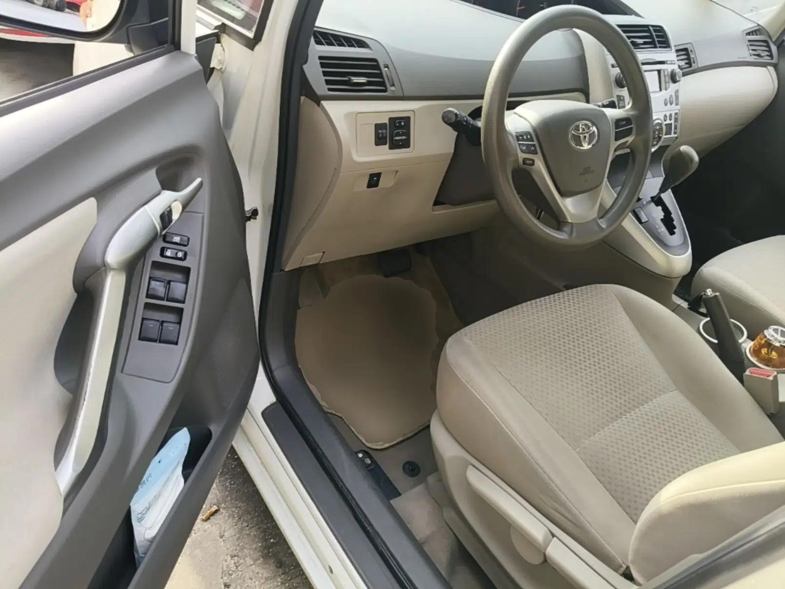 Toyota Verso 2014 Starlight 180G CVT Comfort Edition — миниатюра 19