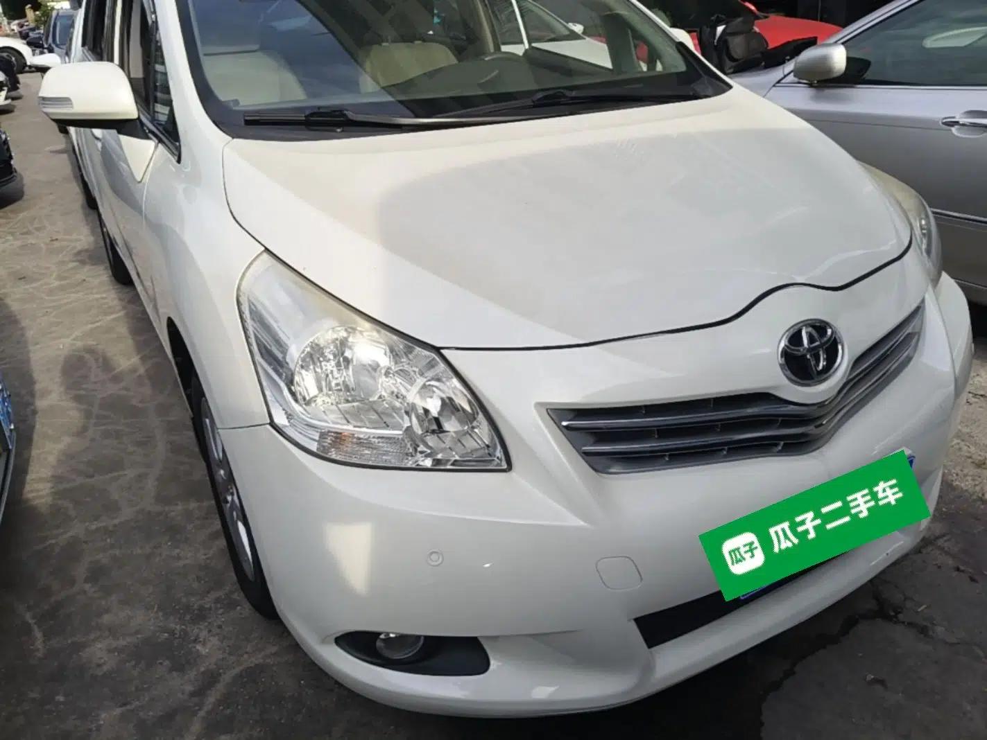 Toyota Verso 2014 Starlight 180G CVT Comfort Edition — миниатюра 3
