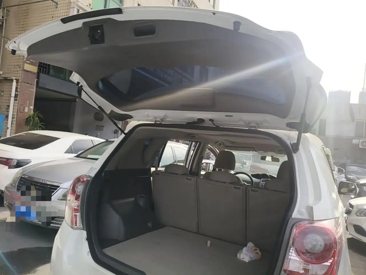 Toyota Verso 2014 Starlight 180G CVT Comfort Edition — миниатюра 22