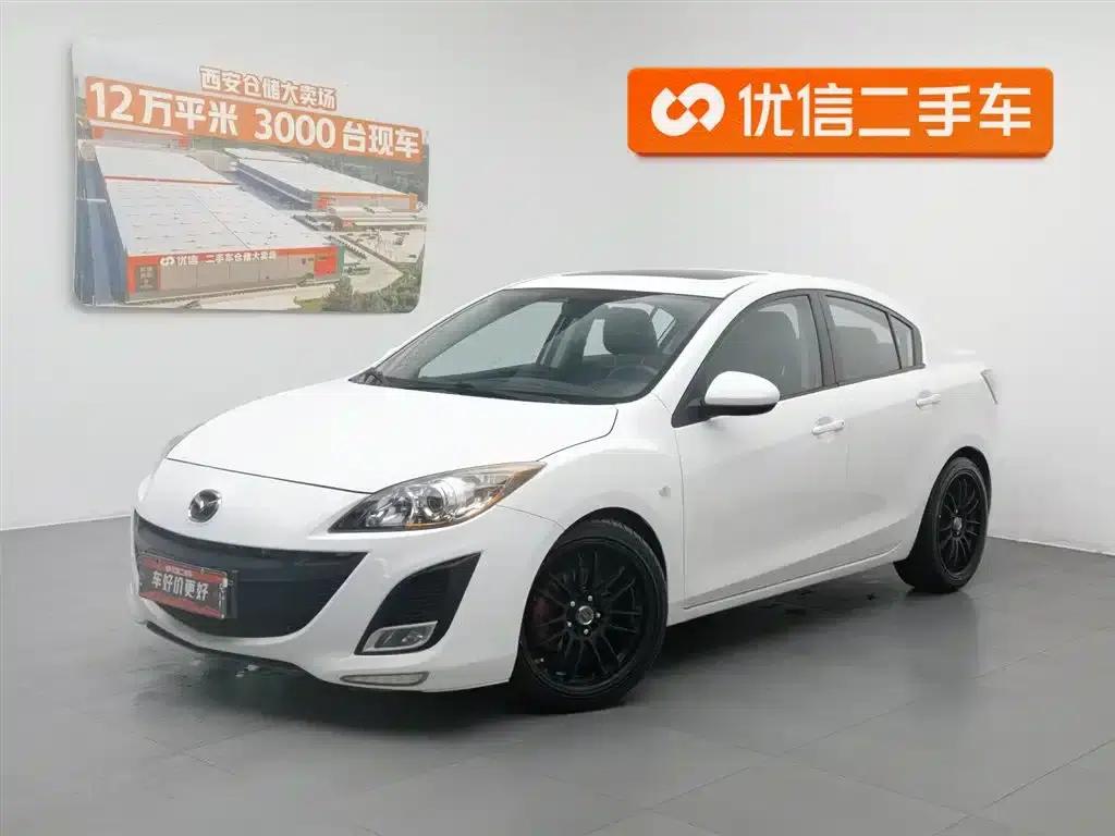 Mazda 3 Axela 2013 Sedan 1.6L Automatic Elite — миниатюра 1