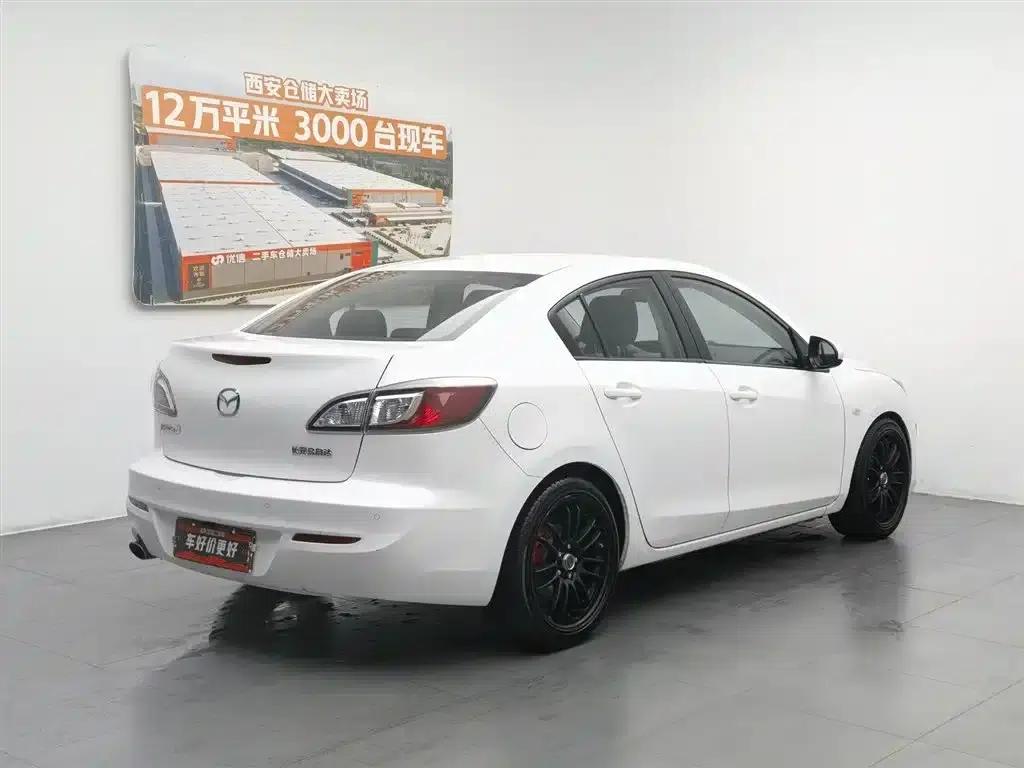 Mazda 3 Axela 2013 Sedan 1.6L Automatic Elite — миниатюра 2