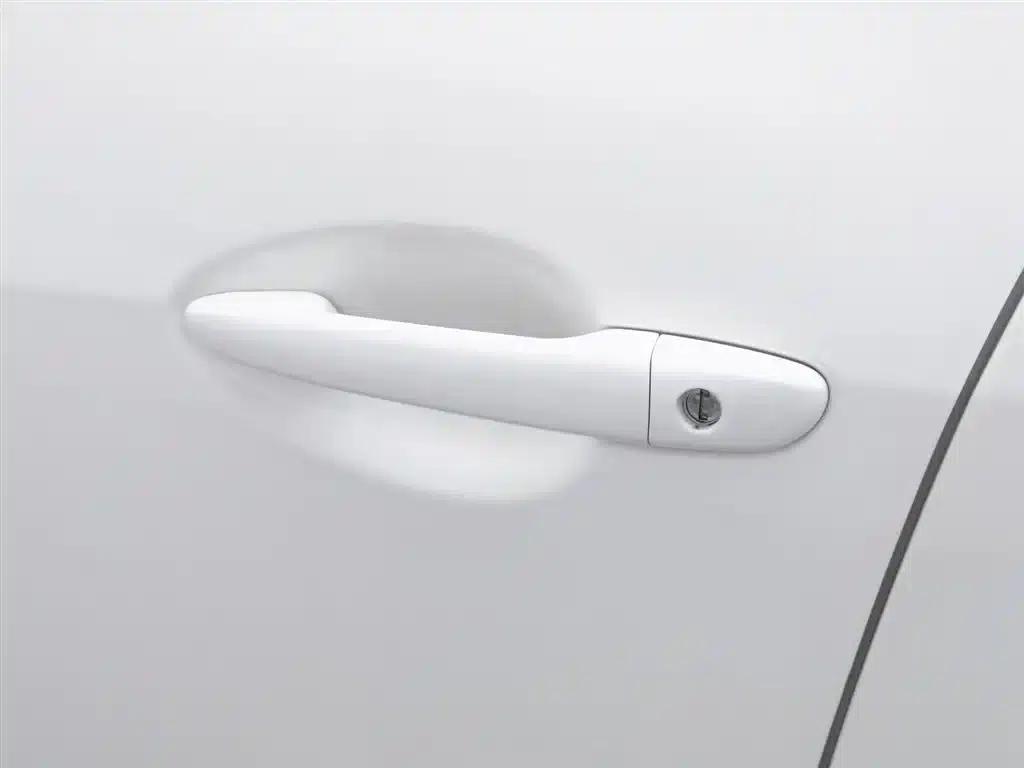 Mazda 3 Axela 2013 Sedan 1.6L Automatic Elite — миниатюра 18