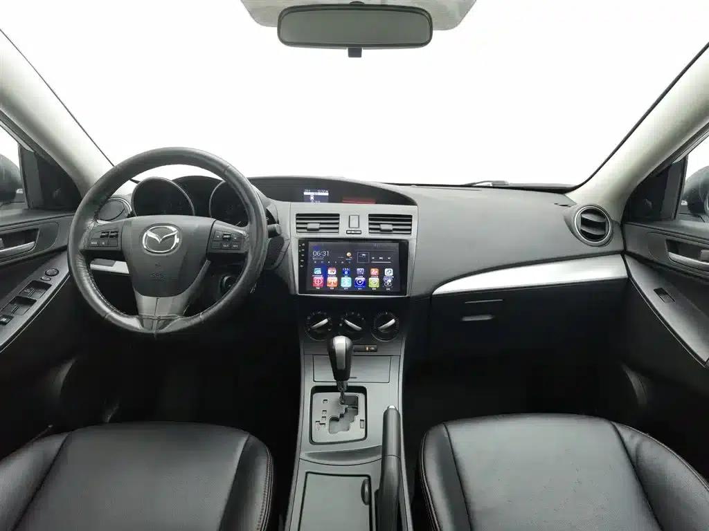 Mazda 3 Axela 2013 Sedan 1.6L Automatic Elite — миниатюра 5