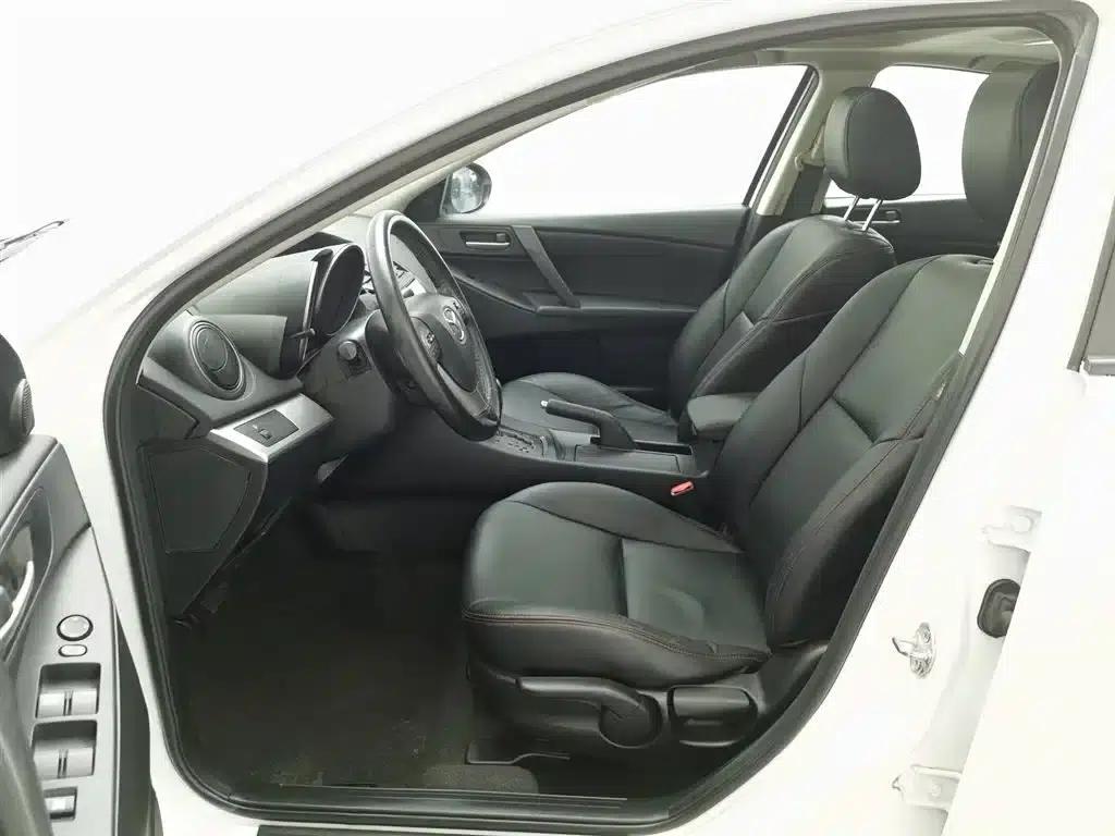Mazda 3 Axela 2013 Sedan 1.6L Automatic Elite — миниатюра 10