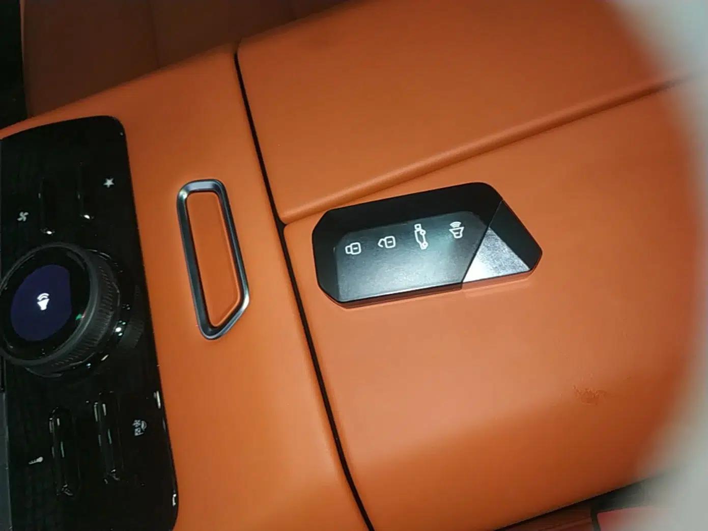 Ford Bronco 2026 Model Long Beach Range-Extended Version — миниатюра 12