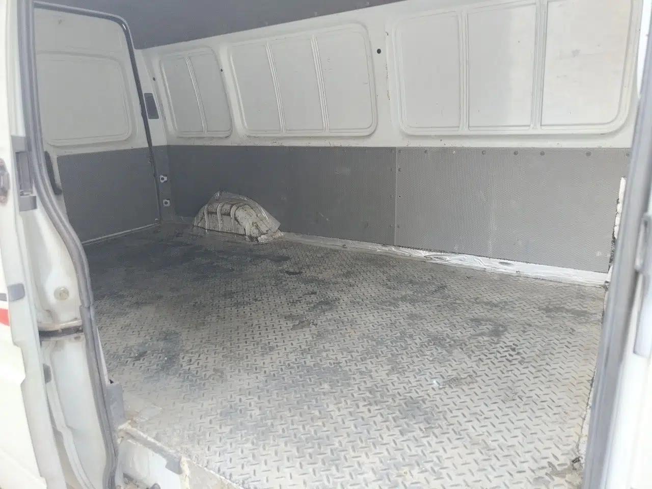Ford Classic Transit 2015 2.8T Diesel Van Long Wheelbase 3-Seater Mid-Roof Long Body – JX493ZLQ4 — миниатюра 18