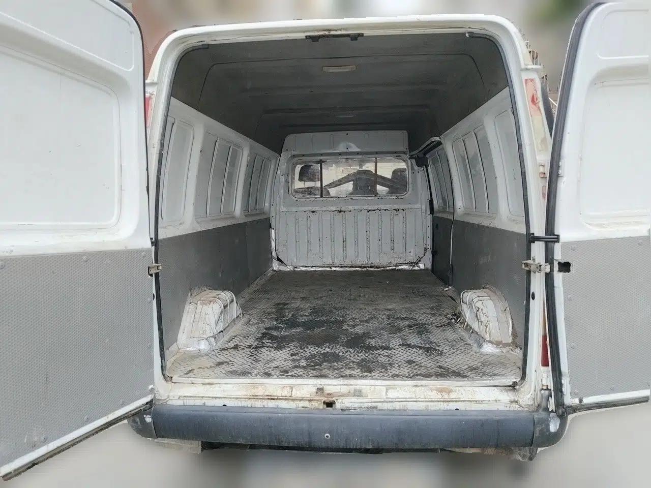 Ford Classic Transit 2015 2.8T Diesel Van Long Wheelbase 3-Seater Mid-Roof Long Body – JX493ZLQ4 — миниатюра 20
