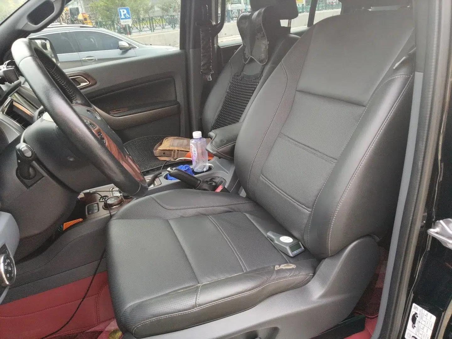 Ford Everest 2017 2.0T Gasoline Automatic 4x4 Luxury Edition 7 Seats — миниатюра 16