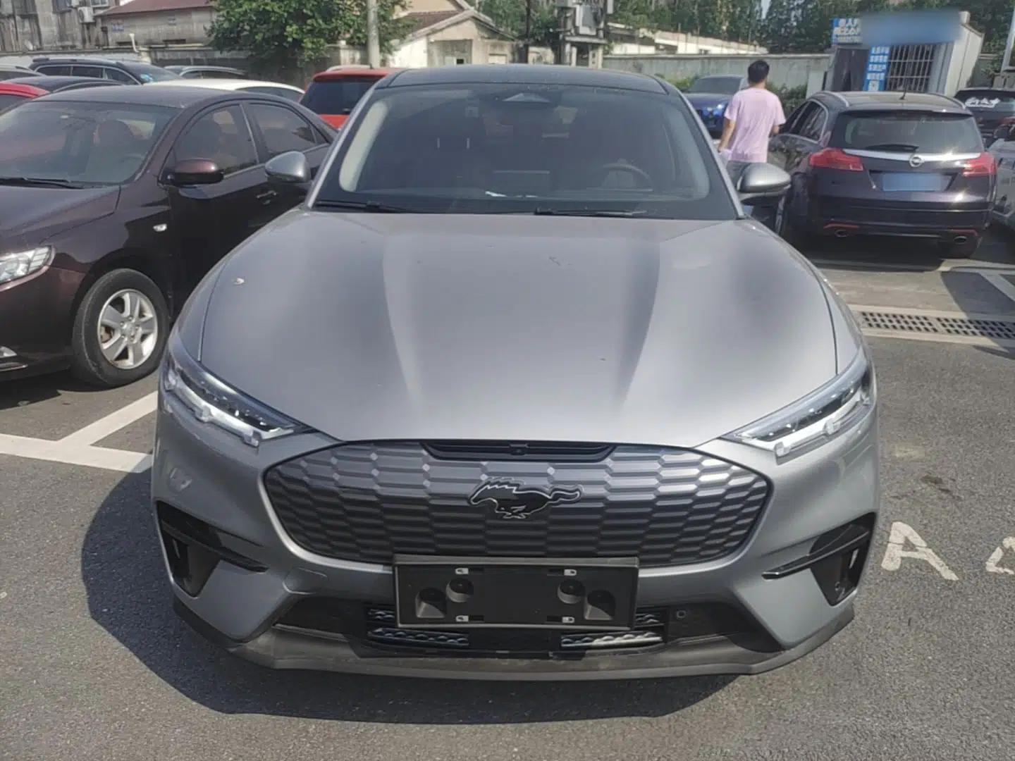 Ford Mustang Mach-E 2021 Leap Edition Rear-Drive Version (Standard Range) — миниатюра 2