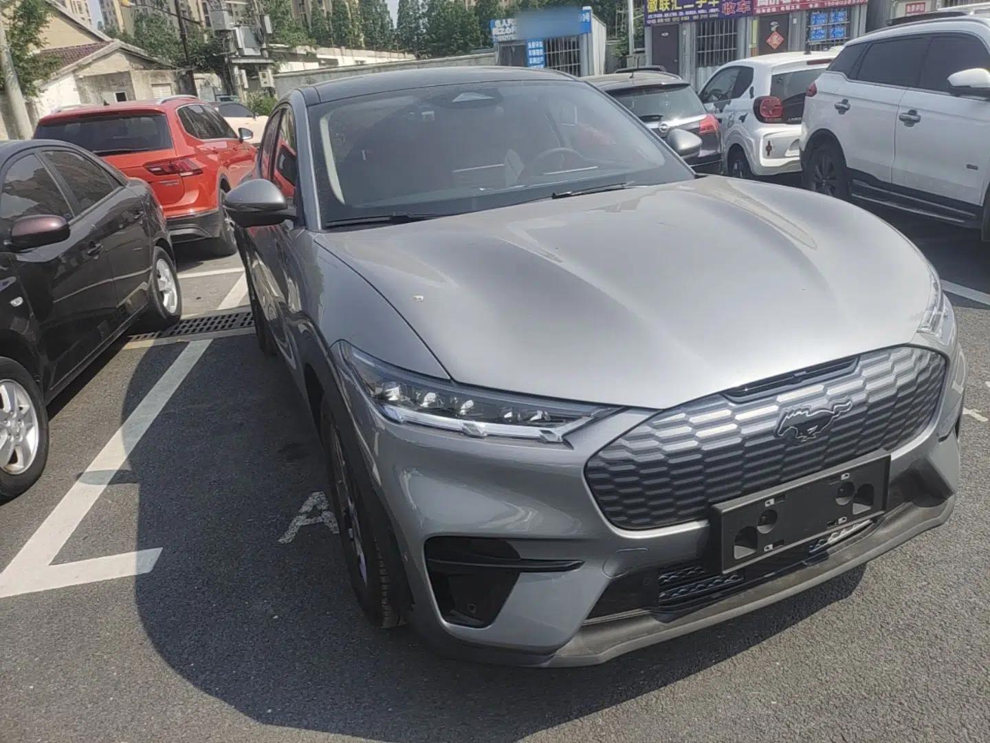 Ford Mustang Mach-E 2021 Leap Edition Rear-Drive Version (Standard Range) — миниатюра 3