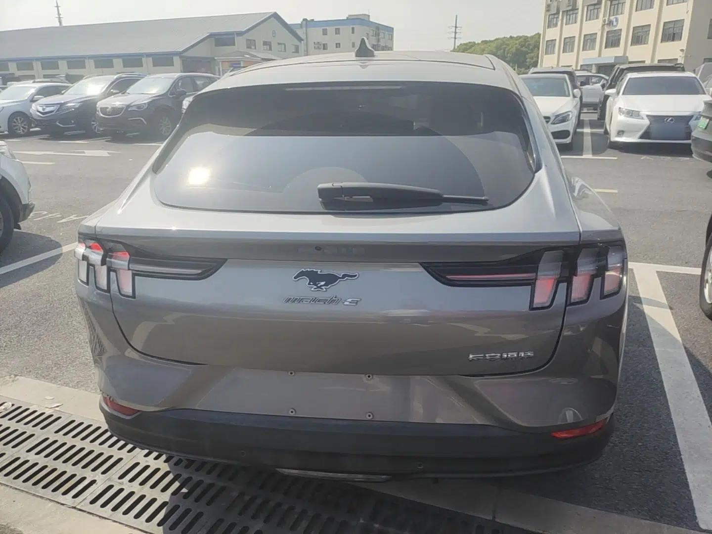 Ford Mustang Mach-E 2021 Leap Edition Rear-Drive Version (Standard Range) — миниатюра 5