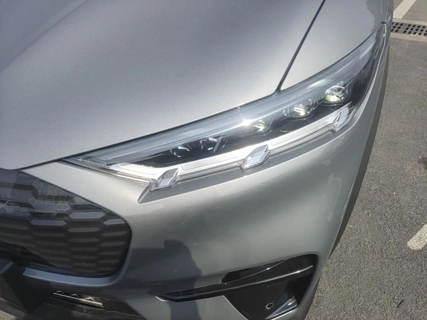 Ford Mustang Mach-E 2021 Leap Edition Rear-Drive Version (Standard Range) — миниатюра 9
