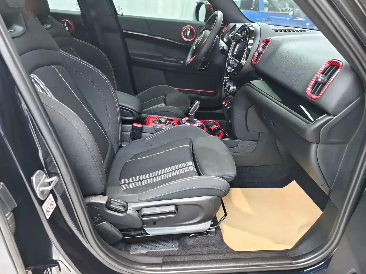 MINI JCW COUNTRYMAN 2021 2.0T JOHN COOPER WORKS — миниатюра 8
