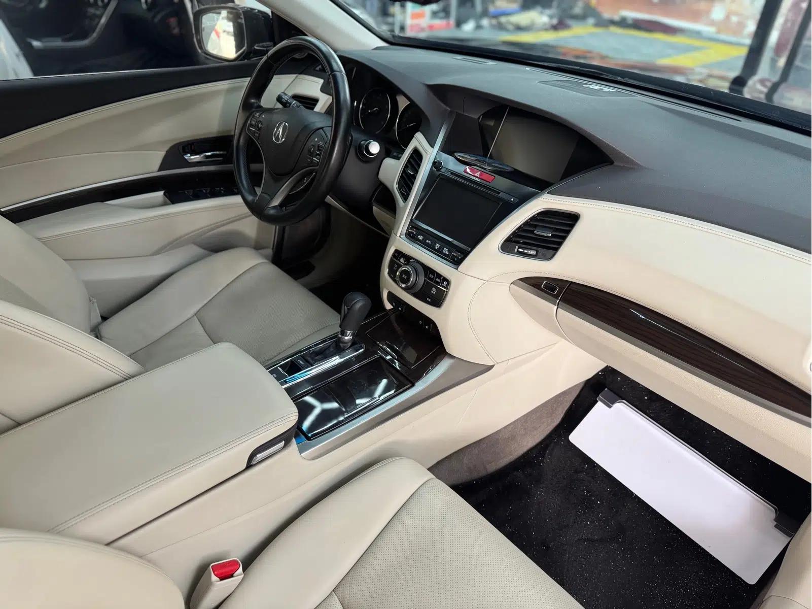 Acura RLX 2013 3.5L PAWS Edition — миниатюра 11