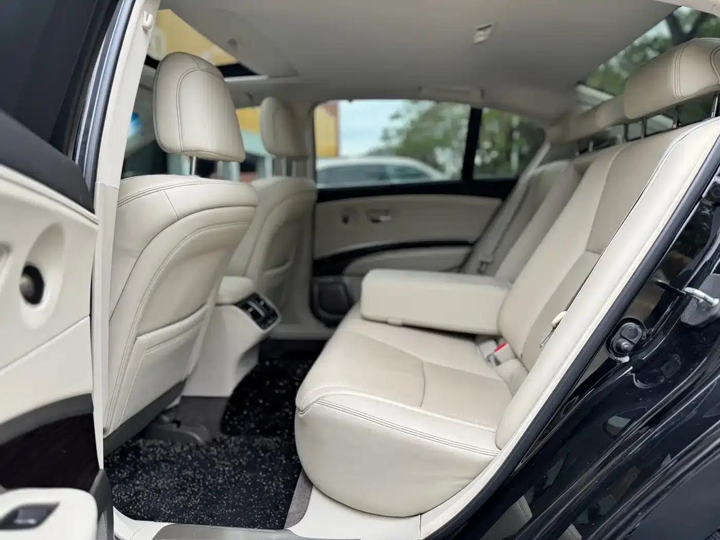 Acura RLX 2013 3.5L PAWS Edition — миниатюра 6