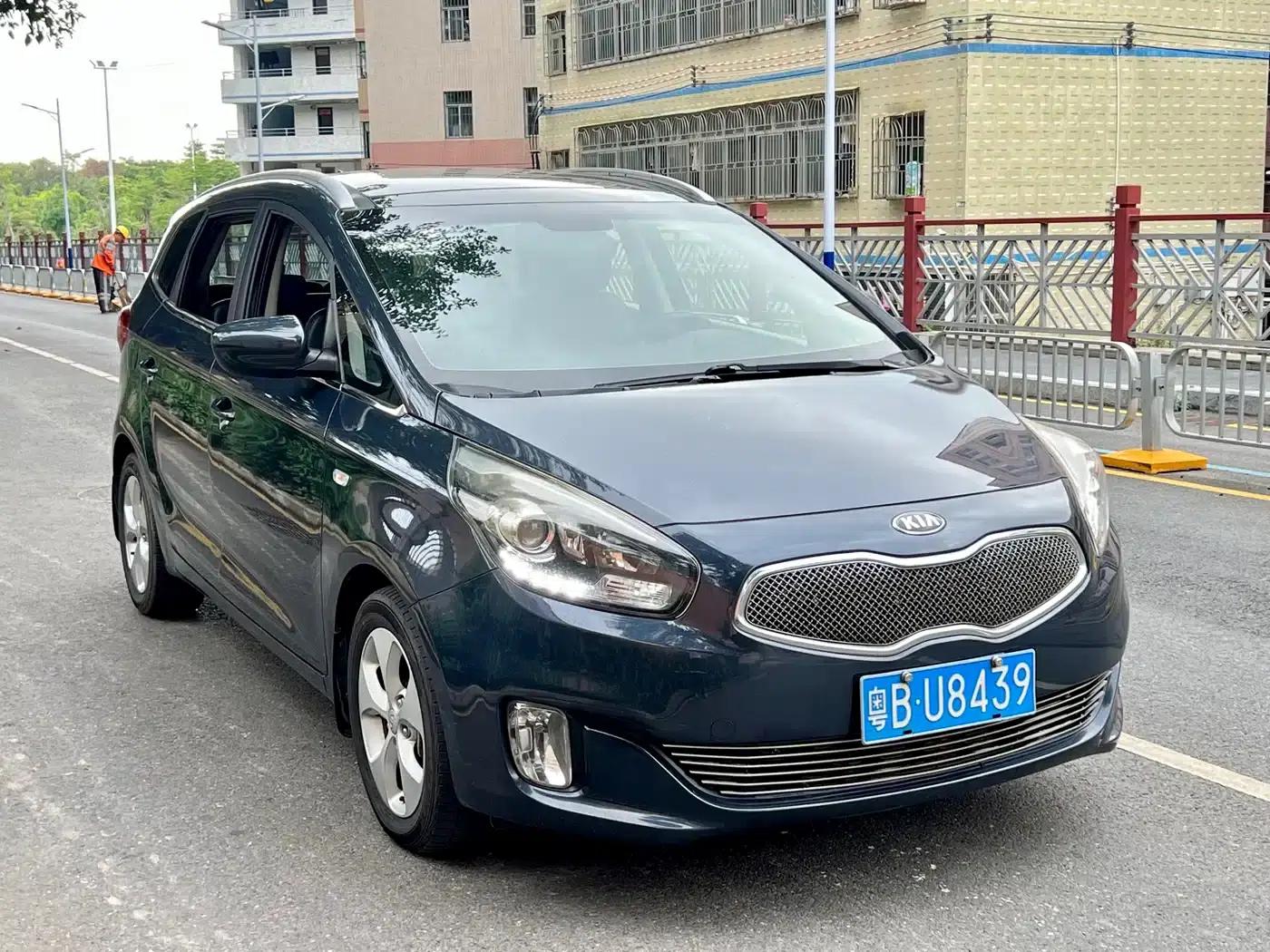 Carens 2013 2.0L 7-seater Automatic Standard Edition (National IV Emission Standard) — миниатюра 3