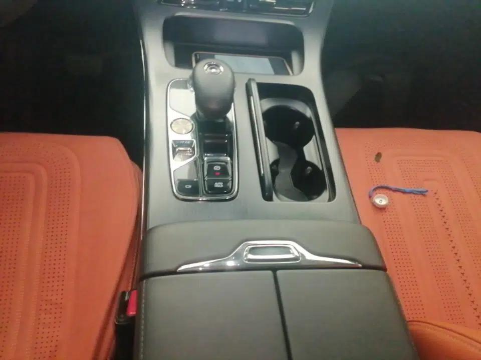 GAC Trumpchi E9 2024 E9 Deluxe Edition — миниатюра 17