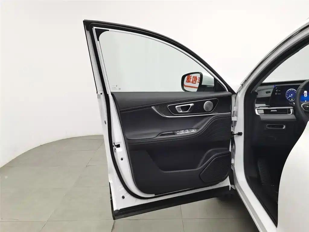 Chery Tiggo 7 PLUS 2025 1.6TGDI DCT Premium Edition — миниатюра 8