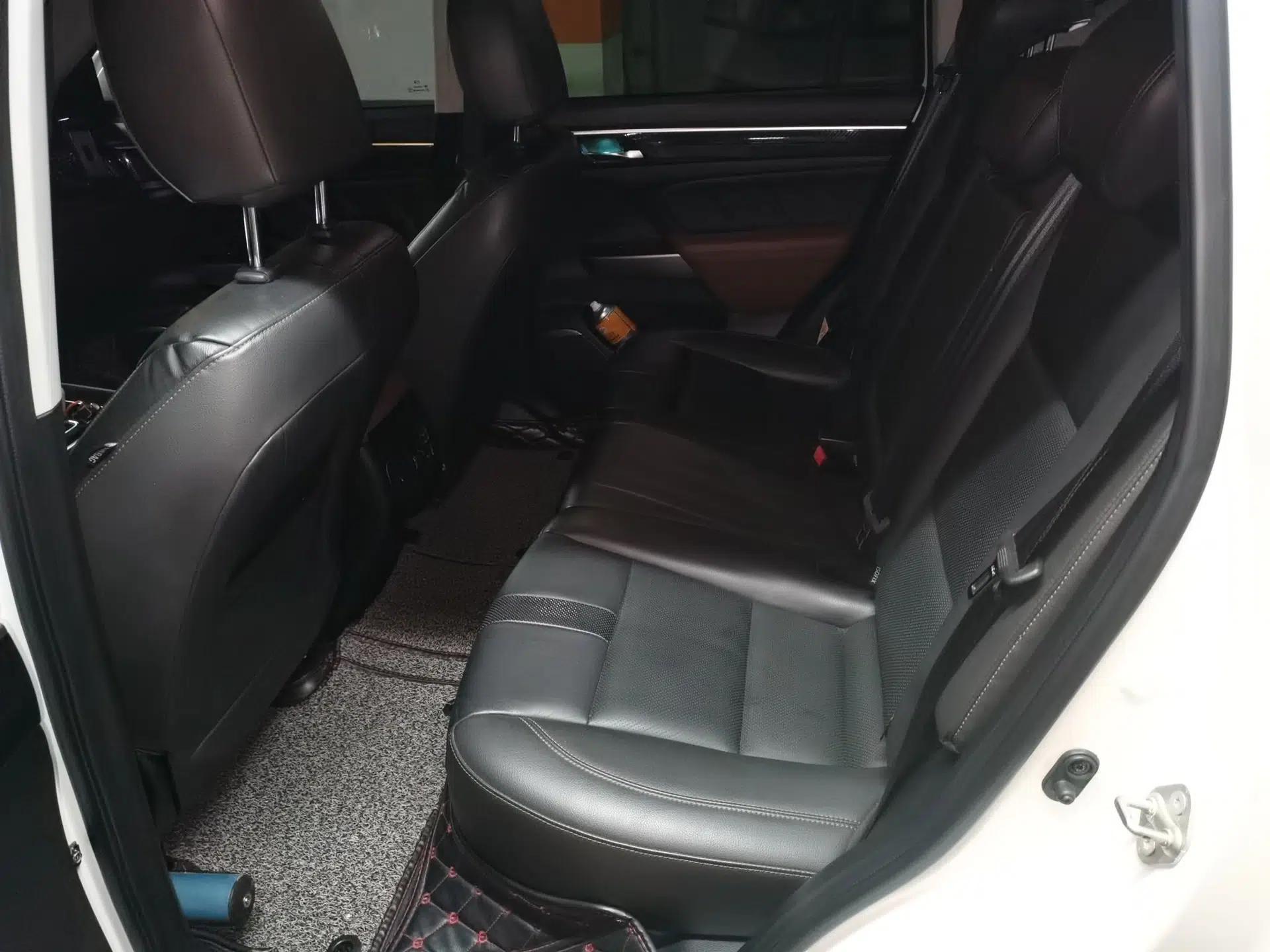 GAC Trumpchi GS7 2017 320T Two-Wheel-Drive Luxury Smart Connectivity Model — миниатюра 18