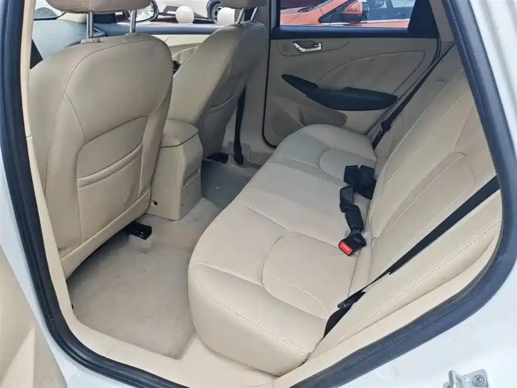 Chery Arrizo 7 2015 1.6L Manual Elite Edition — миниатюра 17