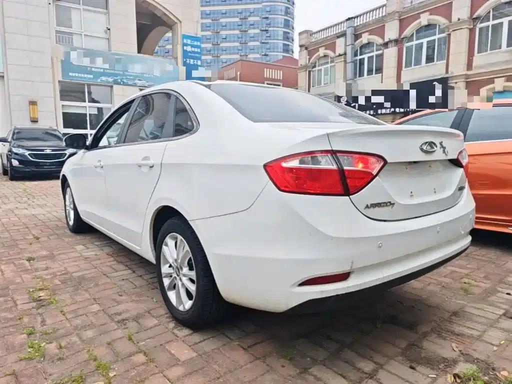 Chery Arrizo 7 2015 1.6L Manual Elite Edition — миниатюра 5