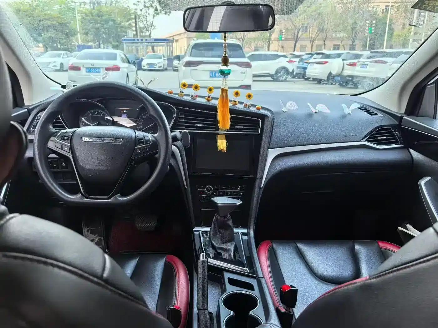 Venucia D60 2018 1.6L CVT Intelligent Elite Edition — миниатюра 8