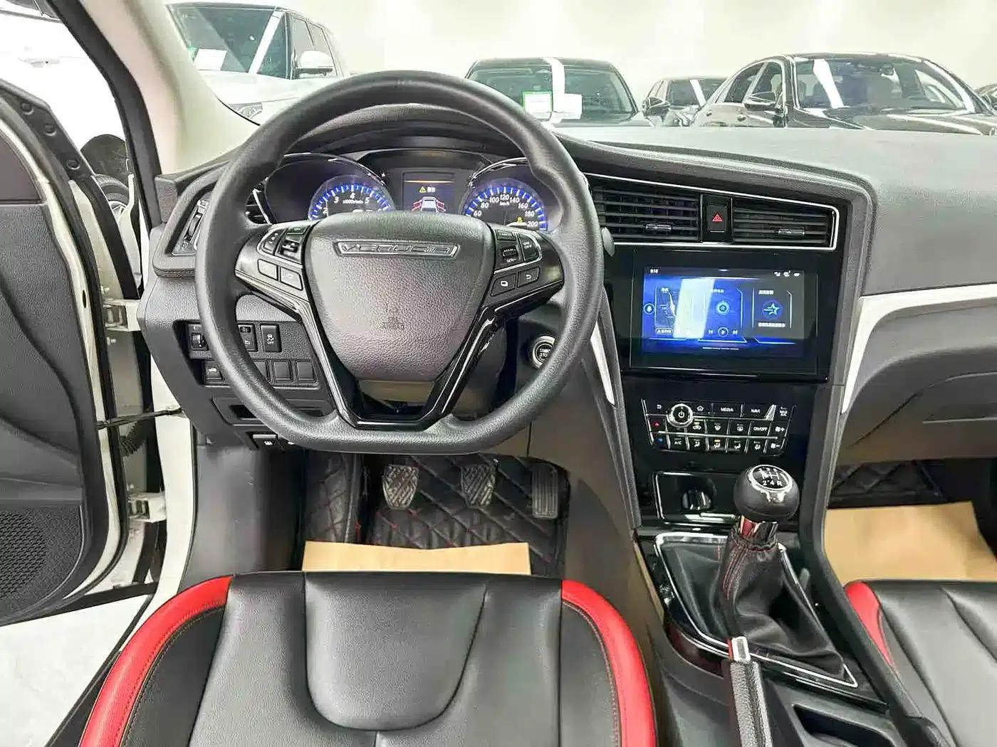 Venucia D60 2018 1.6L Manual Intelligent Elite Edition — миниатюра 16