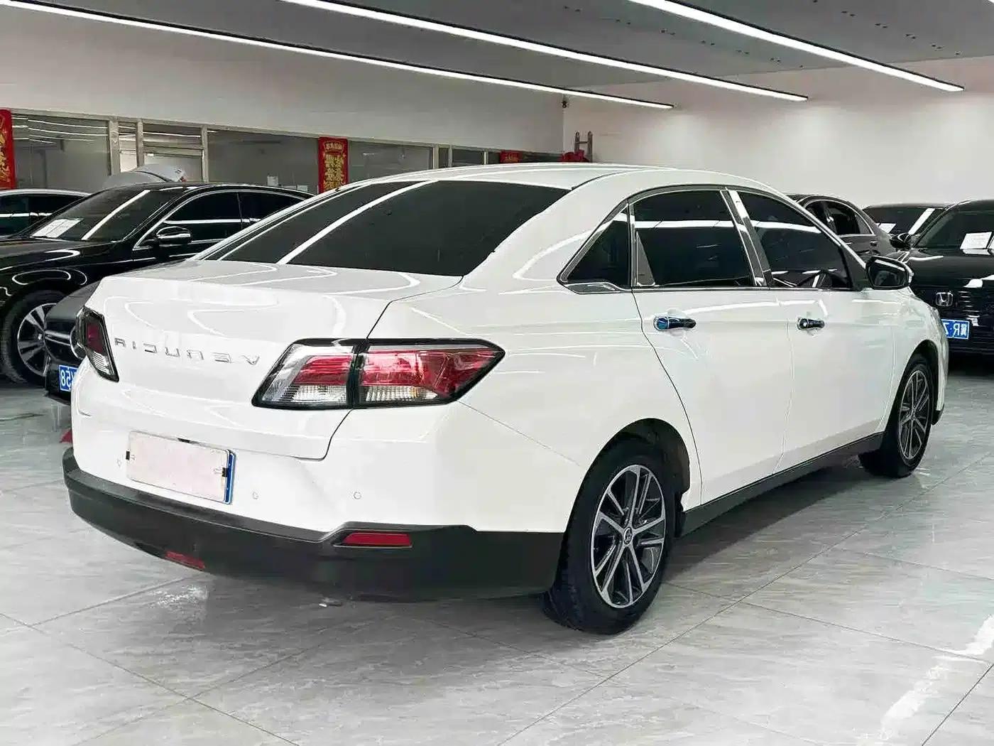Venucia D60 2018 1.6L Manual Intelligent Elite Edition — миниатюра 4