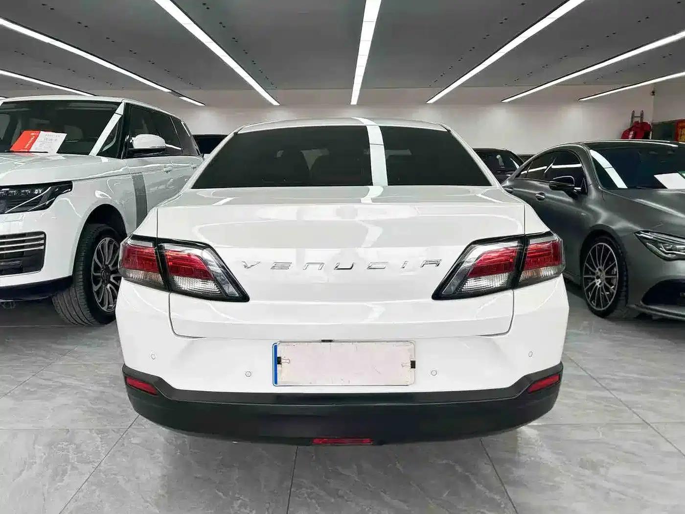Venucia D60 2018 1.6L Manual Intelligent Elite Edition — миниатюра 5