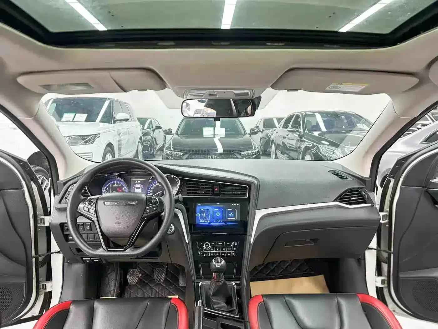 Venucia D60 2018 1.6L Manual Intelligent Elite Edition — миниатюра 9