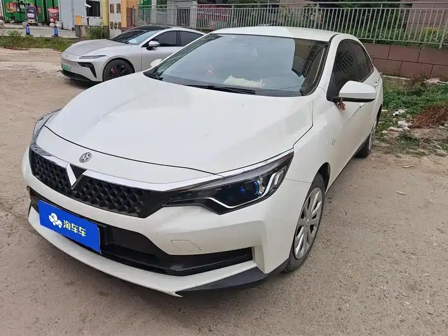 Venucia D60 2021 1.6L Entry Manual Comfort Edition — миниатюра 1