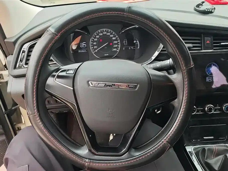 Venucia D60 2021 1.6L Entry Manual Comfort Edition — миниатюра 15