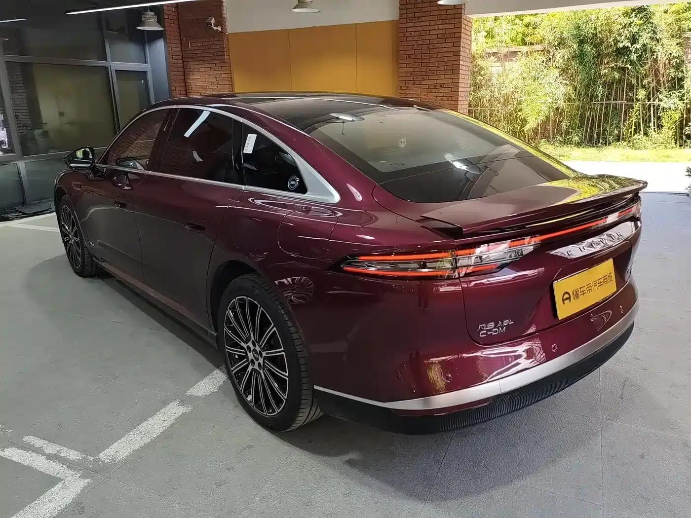 Fengyun A9L 2025 All-Wheel Drive High-Performance Peak Edition — миниатюра 3