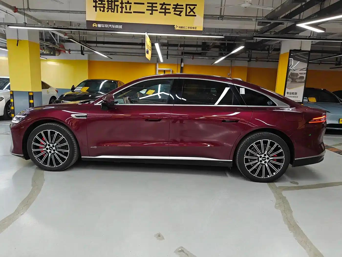 Fengyun A9L 2025 All-Wheel Drive High-Performance Peak Edition — миниатюра 2