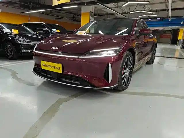 Fengyun A9L 2025 All-Wheel Drive High-Performance Peak Edition