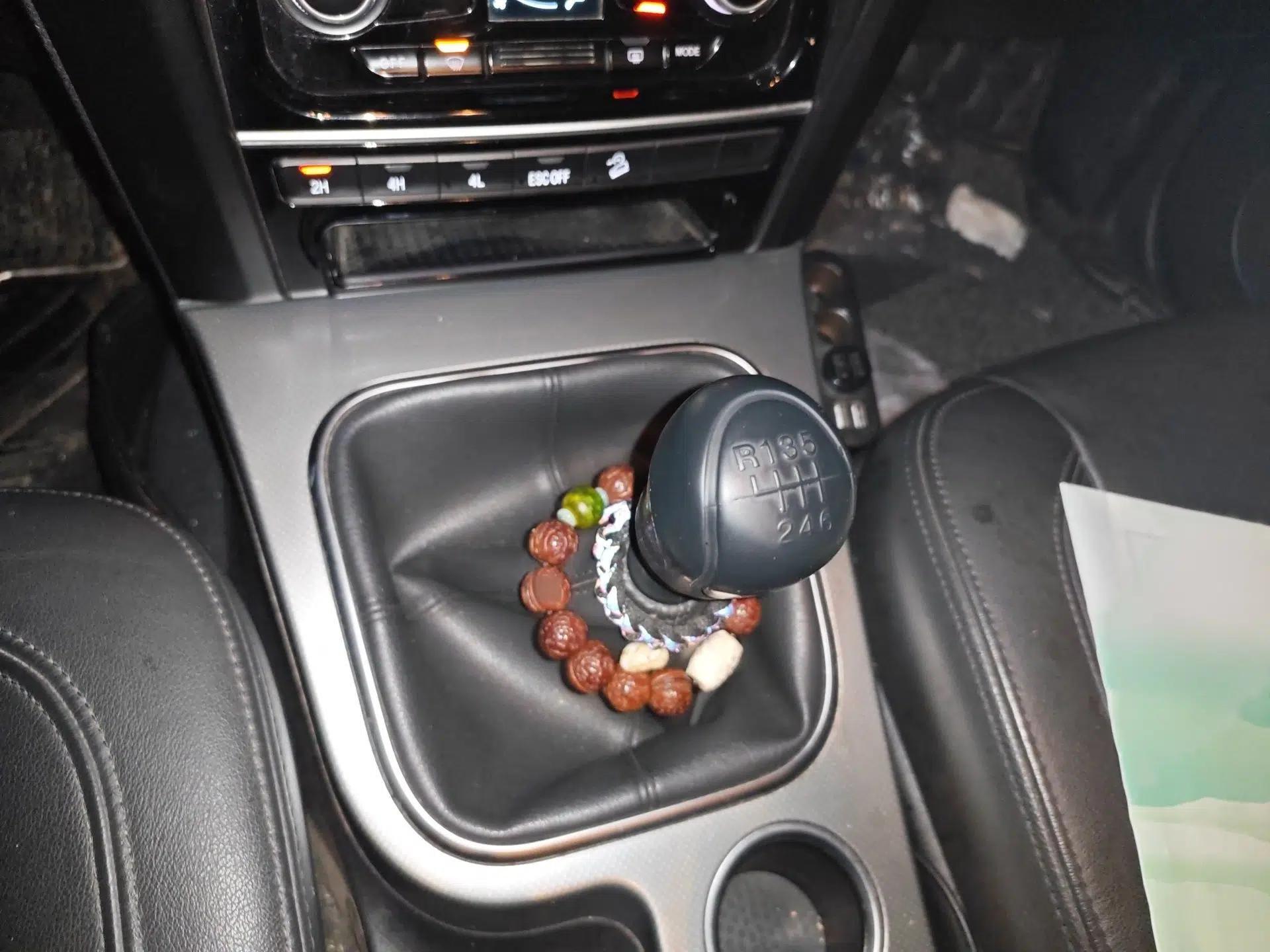 Haval H5 Classic 2018 Classic Edition 2.0T Manual 4x4 Prestige Model — миниатюра 13