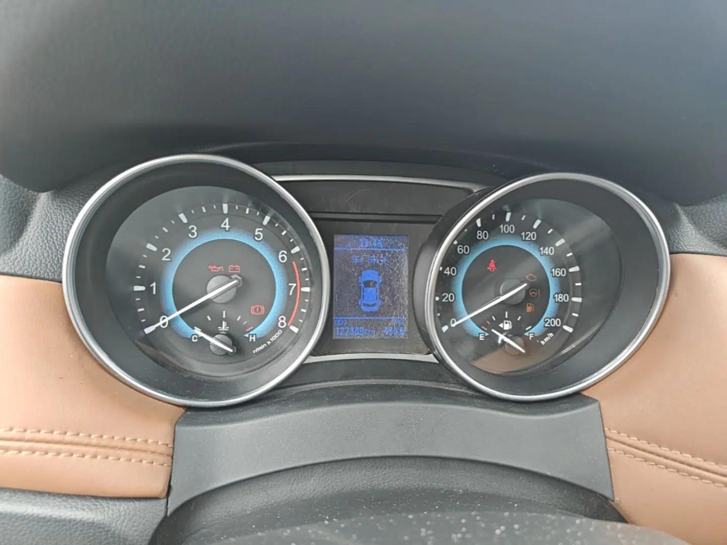 Haval H1 2015 1.5L Manual Luxury Model — миниатюра 15