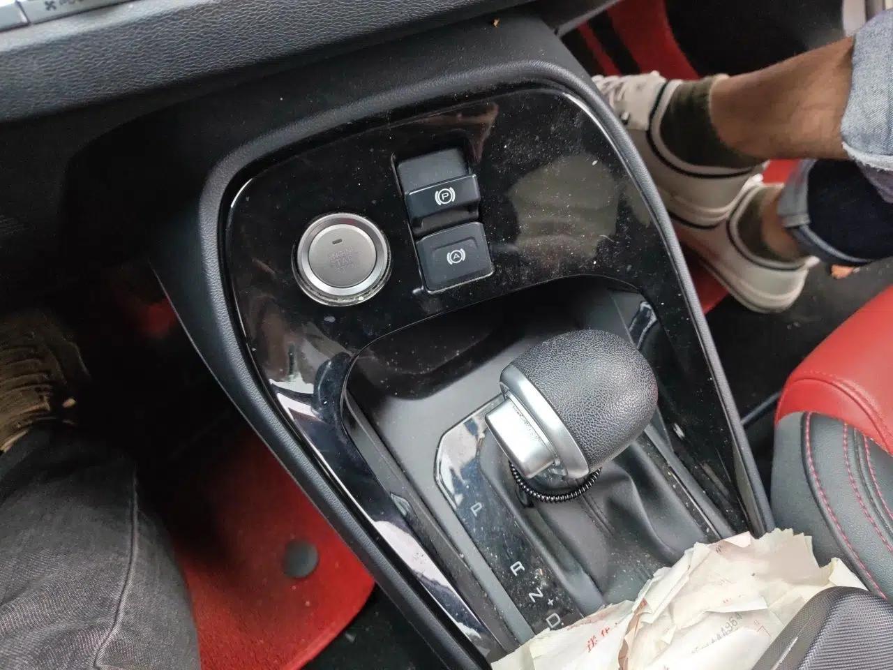 Haval H2s 2018 Red-Label 1.5T Dual-Clutch ZhiShang Model — миниатюра 13