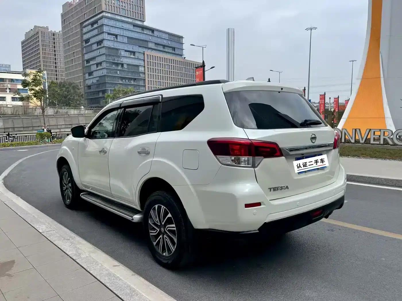 Terra 2018 2.5L Automatic 2WD Luxury Edition — миниатюра 3